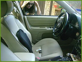 Neighborhood Locksmith Services Oak Brook, IL 630-823-0573 - 20-keys-locked-in-car