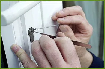 Neighborhood Locksmith Services Oak Brook, IL 630-823-0573 - 3-cheap-locksmith-near-me